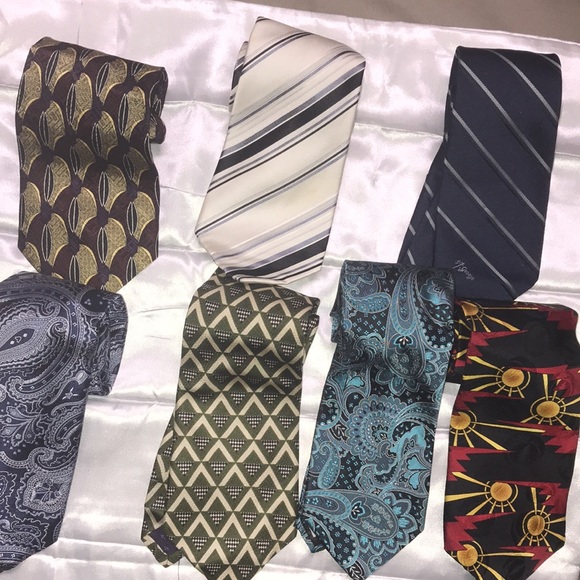Big sale.  7 long ties for $40 you can't miss it.  a must buy usedgood condition - Picture 3 of 12